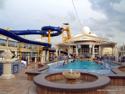 Top deck swimming pool on the Star Cruises Virgo