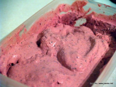 Improvised berry ice cream